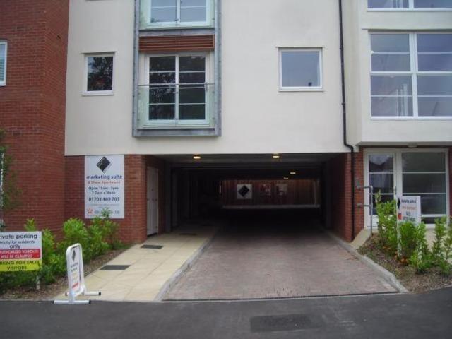  Image of 2 bedroom Flat for sale in Honiton Road Southend-on-Sea SS1 at 1 Honiton Road  Southend, SS1 2RT