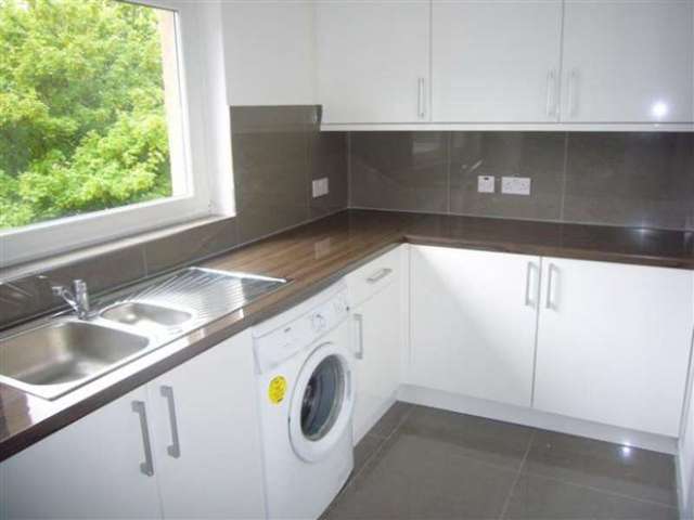  Image of 2 bedroom Flat to rent in Freesia Court Motherwell ML1 at Freesia Court  Motherwell, ML1 2TA