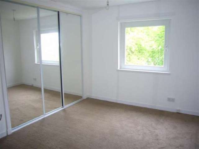  Image of 2 bedroom Flat to rent in Freesia Court Motherwell ML1 at Freesia Court  Motherwell, ML1 2TA