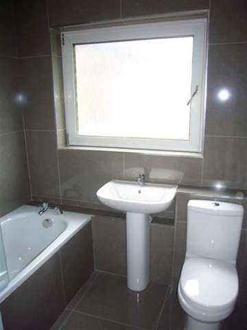 Image of 2 bedroom Flat to rent in Freesia Court Motherwell ML1 at Freesia Court  Motherwell, ML1 2TA