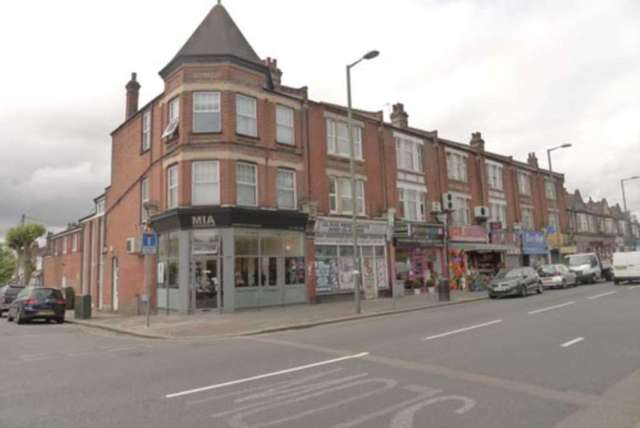  Image of 2 bedroom Flat to rent in Queens Parade Friern Barnet Road London N11 at Friern Barnet Road Friern Barnet London, N11 3DA