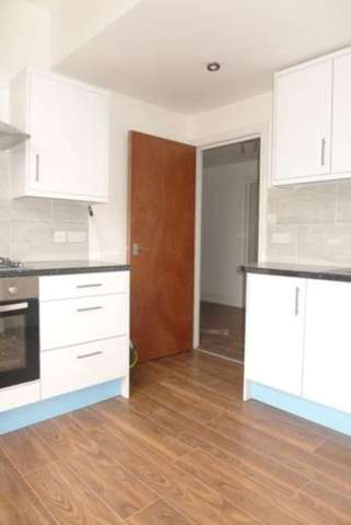  Image of 2 bedroom Flat to rent in Queens Parade Friern Barnet Road London N11 at Friern Barnet Road Friern Barnet London, N11 3DA