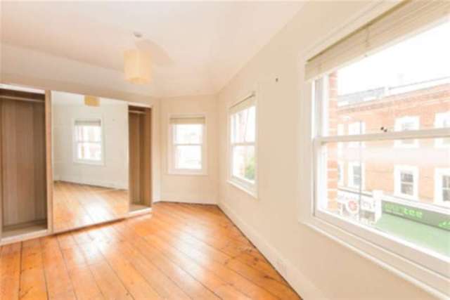  Image of 3 bedroom Flat to rent in Fulham Road London SW6 at London, SW6 5UQ