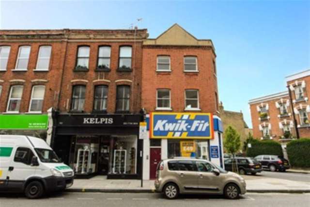  Image of 3 bedroom Flat to rent in Fulham Road London SW6 at London, SW6 5UQ