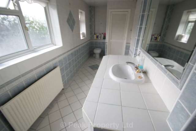  Image of 1 bedroom House Share to rent in Church Road Hockley SS5 at Evergreen Church Road  Hockley, SS5 4SS