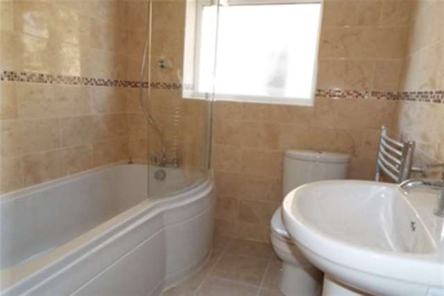  Image of 4 bedroom Detached house to rent in Balgores Lane Gidea Park Romford RM2 at Romford, RM2 6BS