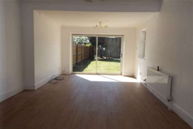  Image of 4 bedroom Detached house to rent in Balgores Lane Gidea Park Romford RM2 at Romford, RM2 6BS
