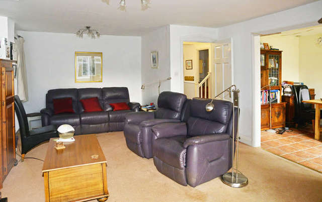  Image of 4 bedroom Detached house for sale in Glebe Way Burnham-on-Crouch CM0 at Burnham-on-Crouch Stoneyhills, CM0 8QJ
