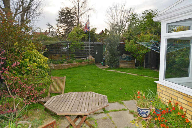 Image of 4 bedroom Detached house for sale in Glebe Way Burnham-on-Crouch CM0 at Burnham-on-Crouch Stoneyhills, CM0 8QJ