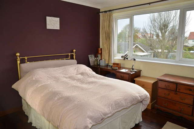  Image of 4 bedroom Detached house for sale in Glebe Way Burnham-on-Crouch CM0 at Burnham-on-Crouch Stoneyhills, CM0 8QJ