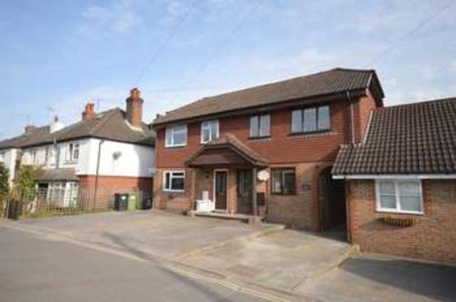  Image of 2 bedroom Detached house for sale in Glen Road Grayshott Hindhead GU26 at Glen Road  Grayshott, GU26 6NB