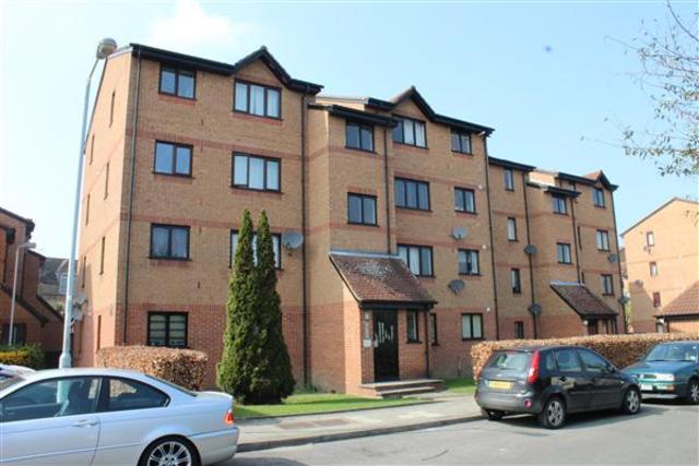  Image of Studio flat to rent in Glenville Grove London SE8 at Deptford High Street, SE8 4BJ