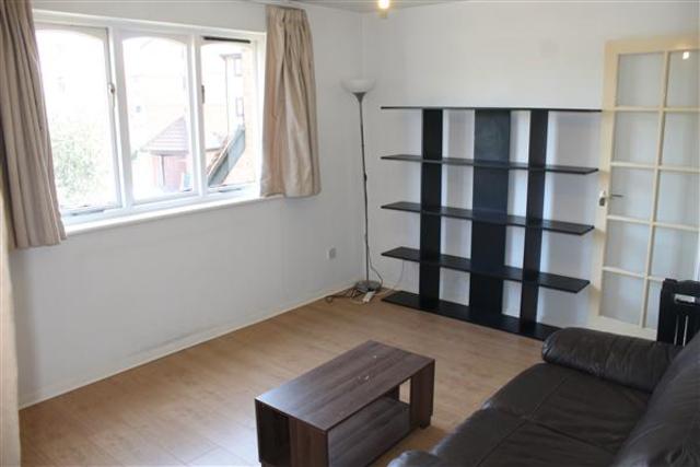  Image of Studio flat to rent in Glenville Grove London SE8 at Deptford High Street, SE8 4BJ