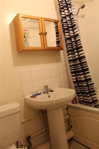 Image of Studio flat to rent in Glenville Grove London SE8 at Deptford High Street, SE8 4BJ