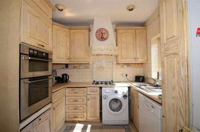  Image of 4 bedroom Terraced house for sale in Glenwood Gardens Ilford IG2 at Gants Hill Essex Ilford, IG2 6XY