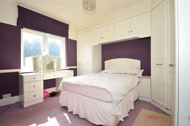  Image of 4 bedroom Terraced house for sale in Glenwood Gardens Ilford IG2 at Gants Hill Essex Ilford, IG2 6XY