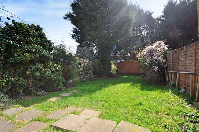  Image of 4 bedroom Terraced house for sale in Glenwood Gardens Ilford IG2 at Gants Hill Essex Ilford, IG2 6XY