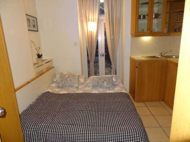  Image of Flat to rent in Gloucester Street London SW1V at Gloucester Street Pimlico London, SW1V 2DB