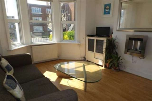  Image of 3 bedroom Terraced house to rent in Gordon Road Brighton BN1 at Brighton, BN1 6PE