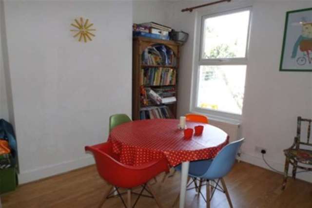  Image of 3 bedroom Terraced house to rent in Gordon Road Brighton BN1 at Brighton, BN1 6PE