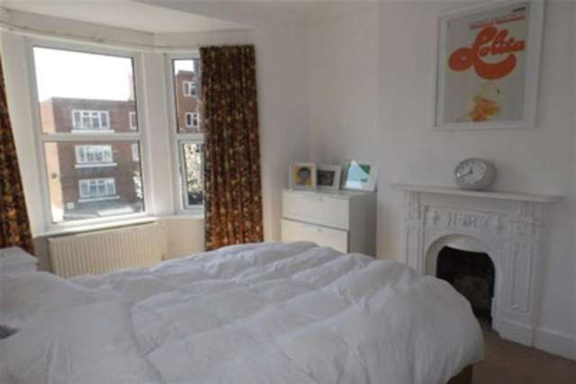  Image of 3 bedroom Terraced house to rent in Gordon Road Brighton BN1 at Brighton, BN1 6PE