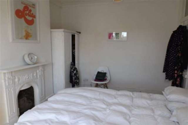  Image of 3 bedroom Terraced house to rent in Gordon Road Brighton BN1 at Brighton, BN1 6PE