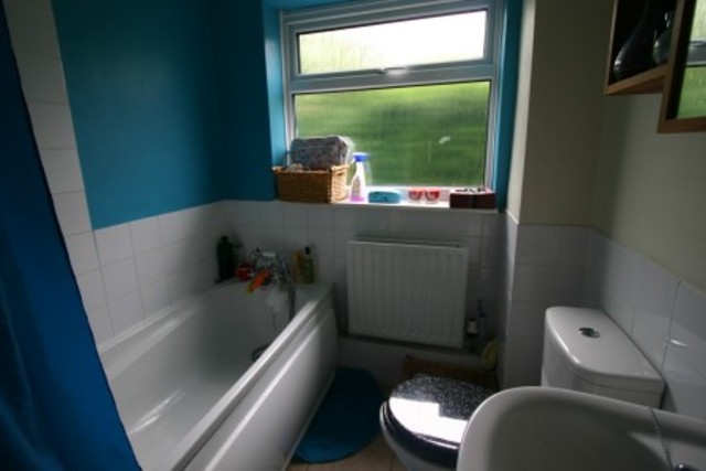  Image of 2 bedroom Semi-Detached house to rent in Gordon Road Fareham PO16 at Fareham Hampshire, PO16 7TN