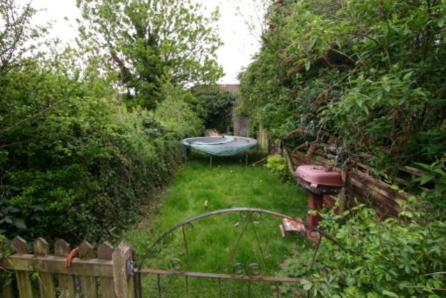  Image of 2 bedroom Semi-Detached house to rent in Gordon Road Fareham PO16 at Fareham Hampshire, PO16 7TN