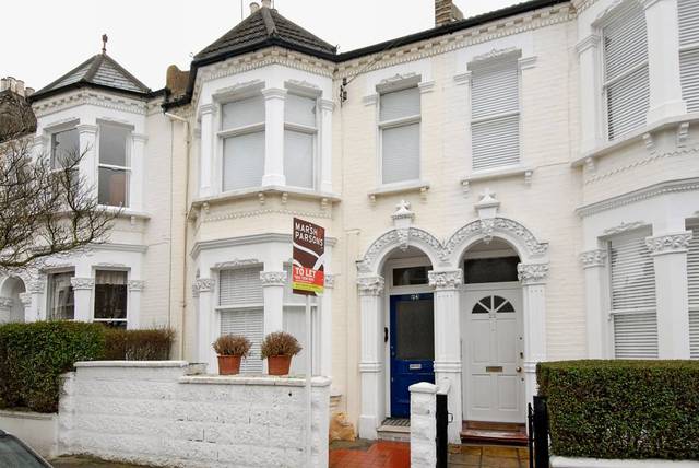  Image of 1 bedroom Flat to rent in Grandison Road London SW11 at Grandison Road  London, SW11 6LW