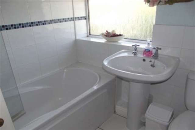  Image of 3 bedroom Semi-Detached house to rent in Grange Avenue Street BA16 at Street, BA16 9PF