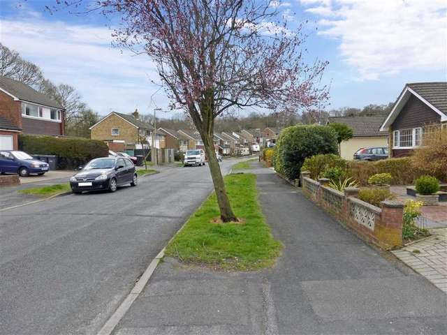  Image of 3 bedroom Bungalow for sale in Greenfield Crescent Waterlooville PO8 at Waterlooville Hampshire Waterlooville, PO8 9EL