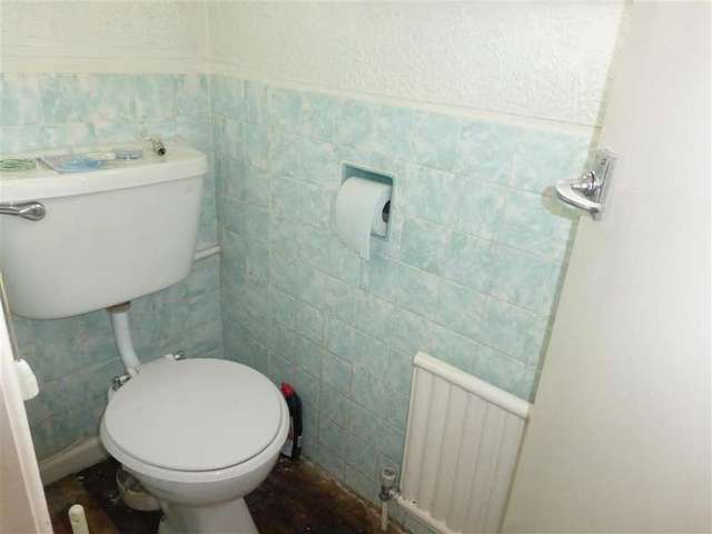  Image of 3 bedroom Bungalow for sale in Greenfield Crescent Waterlooville PO8 at Waterlooville Hampshire Waterlooville, PO8 9EL