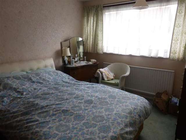  Image of 3 bedroom Bungalow for sale in Greenfield Crescent Waterlooville PO8 at Waterlooville Hampshire Waterlooville, PO8 9EL
