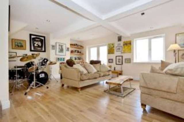  Image of 4 bedroom Bungalow for sale in Greenhill Avenue Giffnock Glasgow G46 at Giffnock Glasgow Giffnock, G46 6QQ