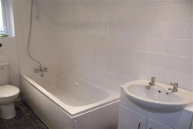  Image of 2 bedroom Maisonette to rent in Grimsbury Square Banbury OX16 at Banbury, OX16 3HU