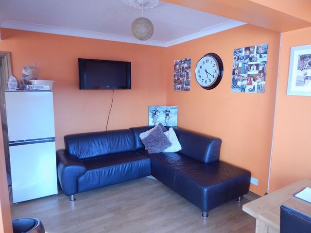  Image of 3 bedroom Semi-Detached house for sale in Grimsby Road Louth LN11 at Grimsby Road  Louth, LN11 0EA