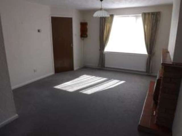  Image of 3 bedroom Semi-Detached house for sale in Grosvenor Close Glen Parva Leicester LE2 at Glen Parva Leicester Glen Parva, LE2 9UG