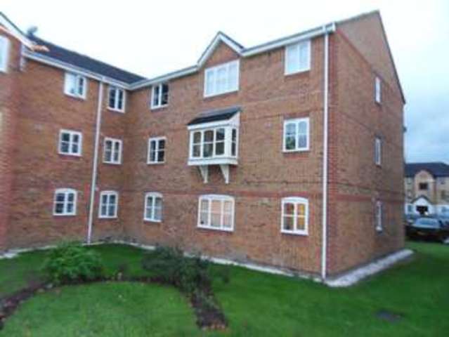  Image of 2 bedroom Flat to rent in Mullards Close Mitcham CR4 at MITCHAM, CR4 4FF