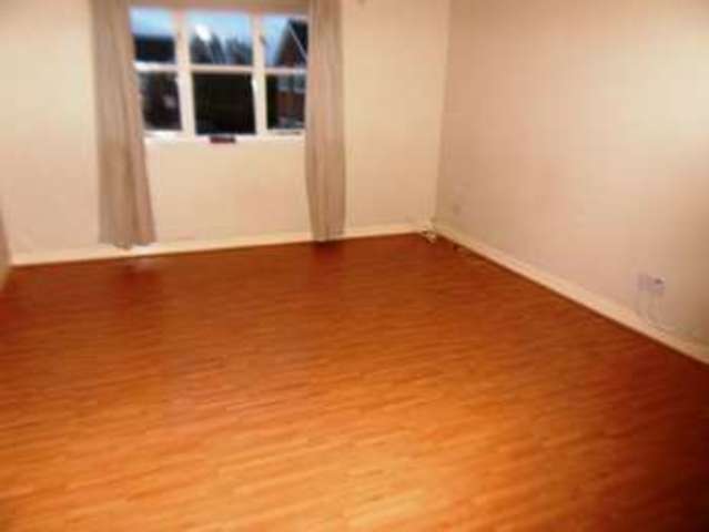  Image of 2 bedroom Flat to rent in Mullards Close Mitcham CR4 at MITCHAM, CR4 4FF