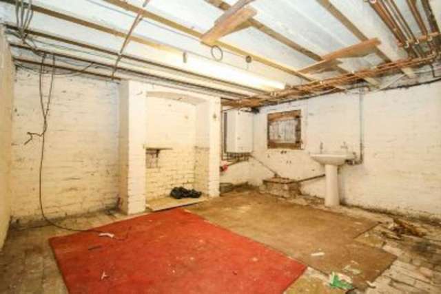  Image of 2 bedroom End of Terrace for sale in Hale Road Hale Altrincham WA15 at ALTRINCHAM, WA15 9HL