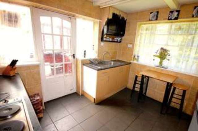  Image of 3 bedroom Detached house to rent in Half Moon Lane Pepperstock Luton LU1 at Half Moon Lane Pepperstock Luton, LU1 4LL