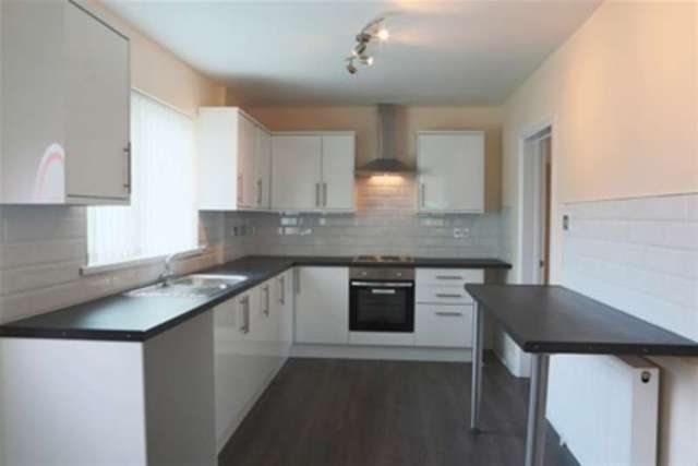 Image of 3 bedroom Semi-Detached house to rent in Harrow Crescent Houghton Le Spring DH4 at Houghton Le Spring, DH4 7LL
