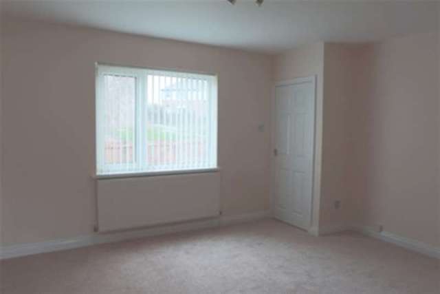  Image of 3 bedroom Semi-Detached house to rent in Harrow Crescent Houghton Le Spring DH4 at Houghton Le Spring, DH4 7LL