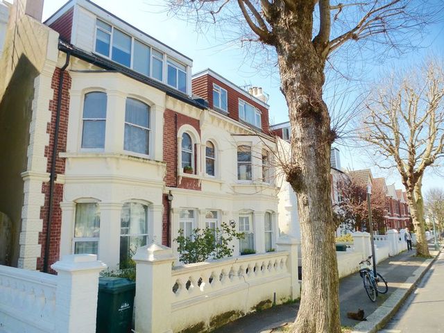  Image of 2 bedroom Flat to rent in Hartington Villas Hove BN3 at Hartington Villas  Hove, BN3 6HF