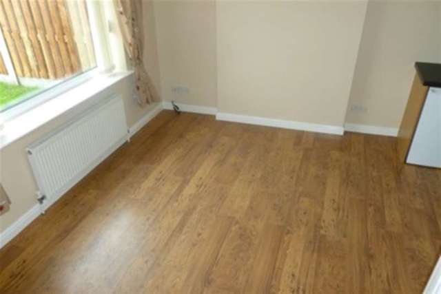  Image of 1 bedroom Flat to rent in Hartland Avenue Sothall Sheffield S20 at Sheffield, S20 2QA