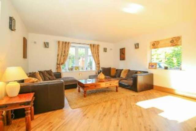  Image of 5 bedroom Detached house for sale in Hawley Lane Hale Barns Altrincham WA15 at ALTRINCHAM, WA15 0DR