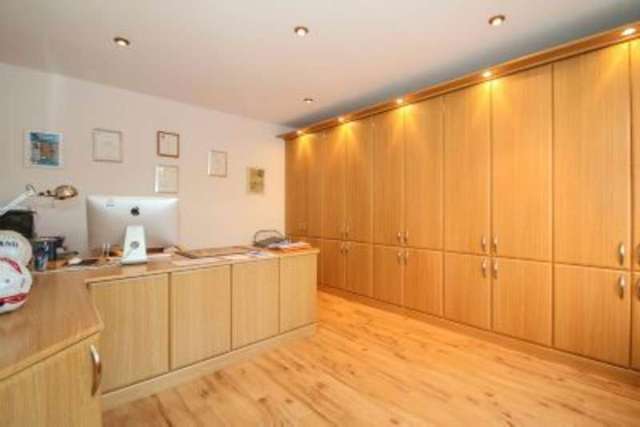  Image of 5 bedroom Detached house for sale in Hawley Lane Hale Barns Altrincham WA15 at ALTRINCHAM, WA15 0DR