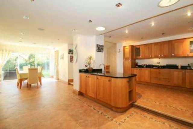  Image of 5 bedroom Detached house for sale in Hawley Lane Hale Barns Altrincham WA15 at ALTRINCHAM, WA15 0DR