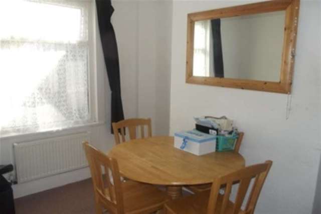  Image of 2 bedroom Terraced house to rent in Regent Square Heavitree Exeter EX1 at Exeter, EX1 2RL