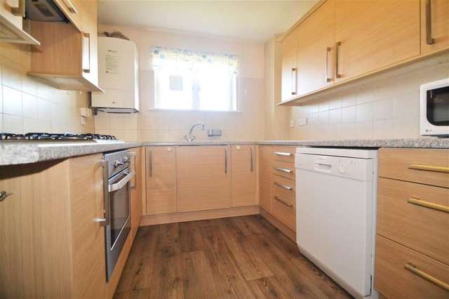  Image of 4 bedroom Town House to rent in Heights Close London SW20 at Cottenham Park, SW20 0TH